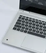 کیبورد و بلندگوی لپ تاپ ProBook x360 435 G8 از نمای نزدیک